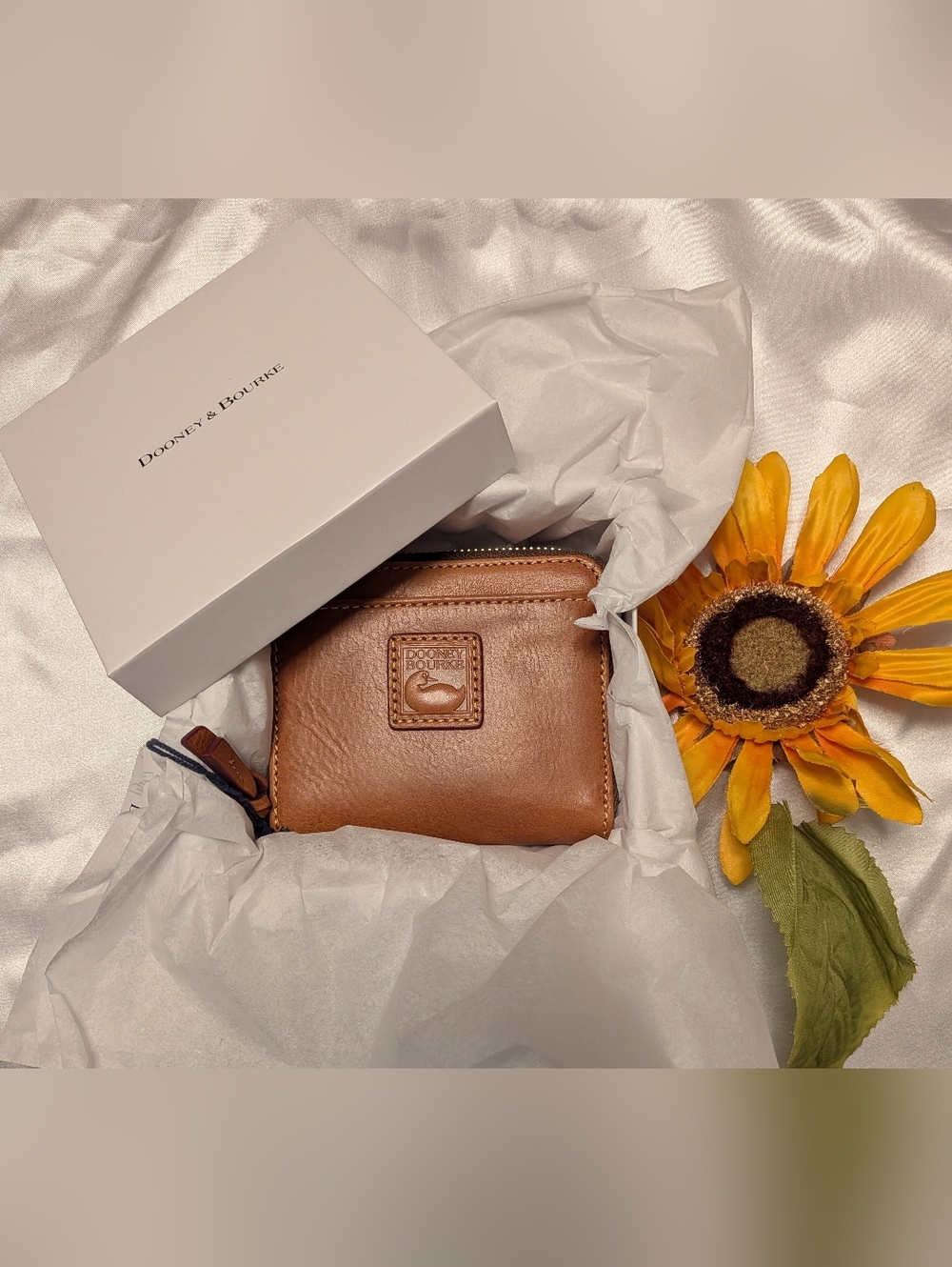 NWT! Dooney and Bourke Florentine Small Zip Around Wallet in NATURAL